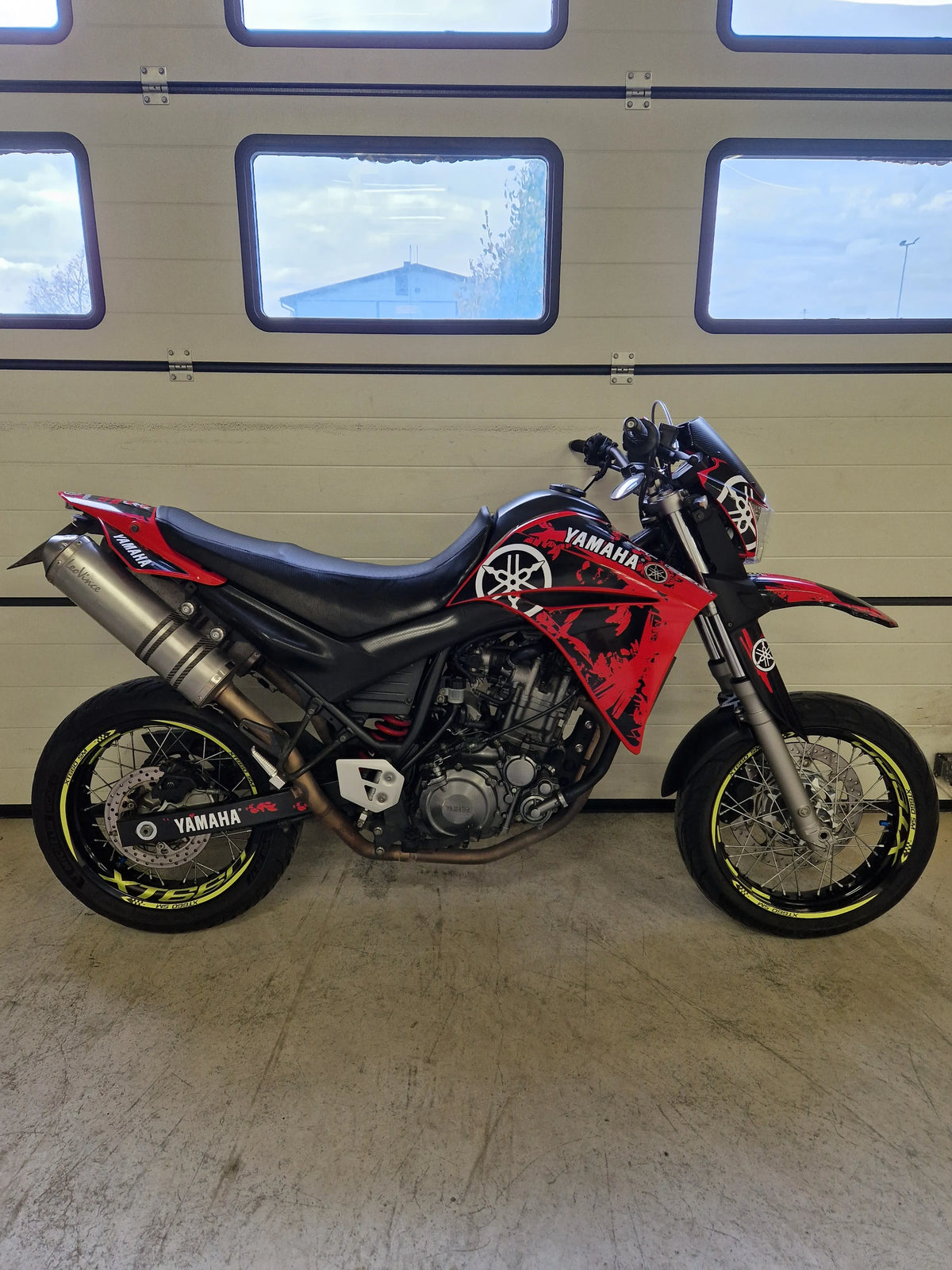 Kit déco YAMAHA XT 660 AVANT 2006 - BLACK RED