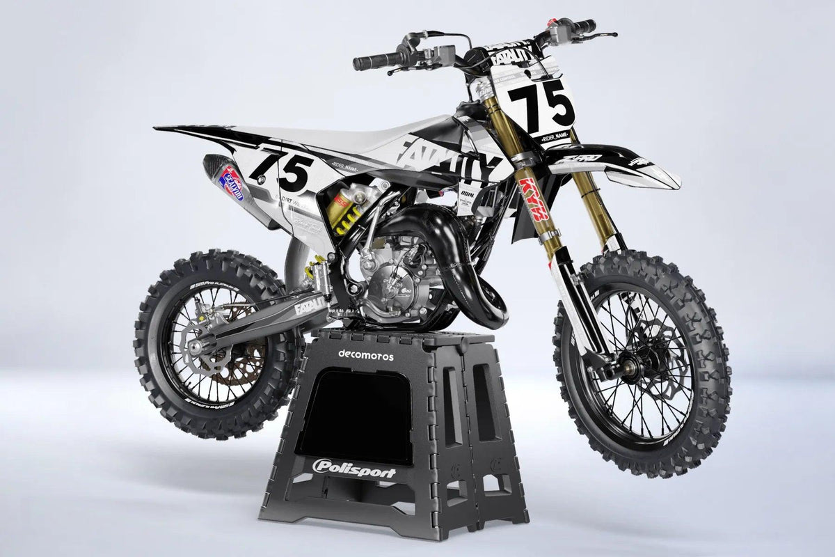 B&W - Semi-Custom graphics kit