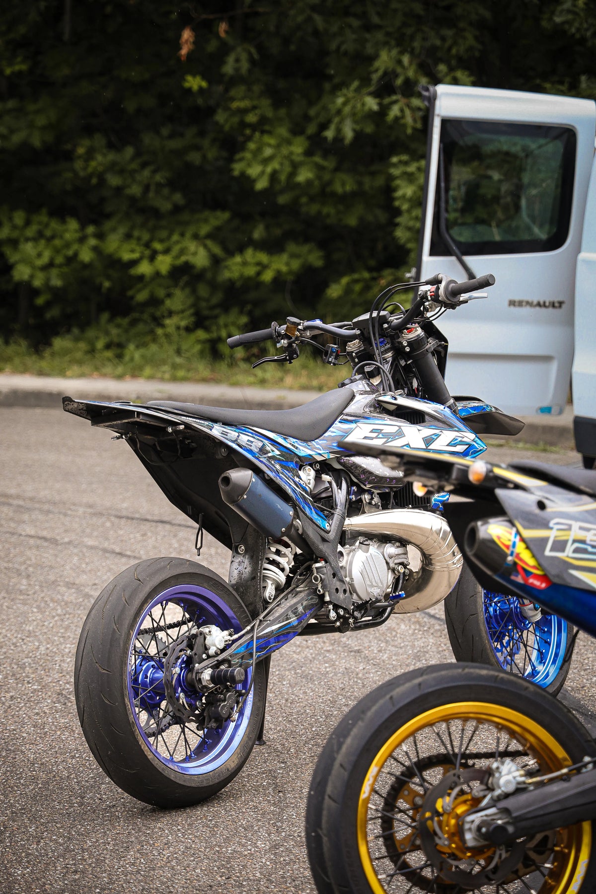 NEW! Light - Semi-Custom graphics kit