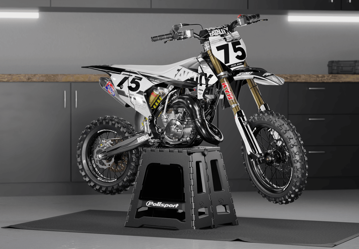 B&W - Semi-Custom graphics kit