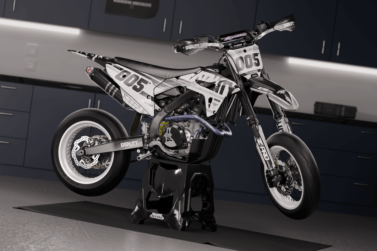 B&W - Semi-Custom graphics kit