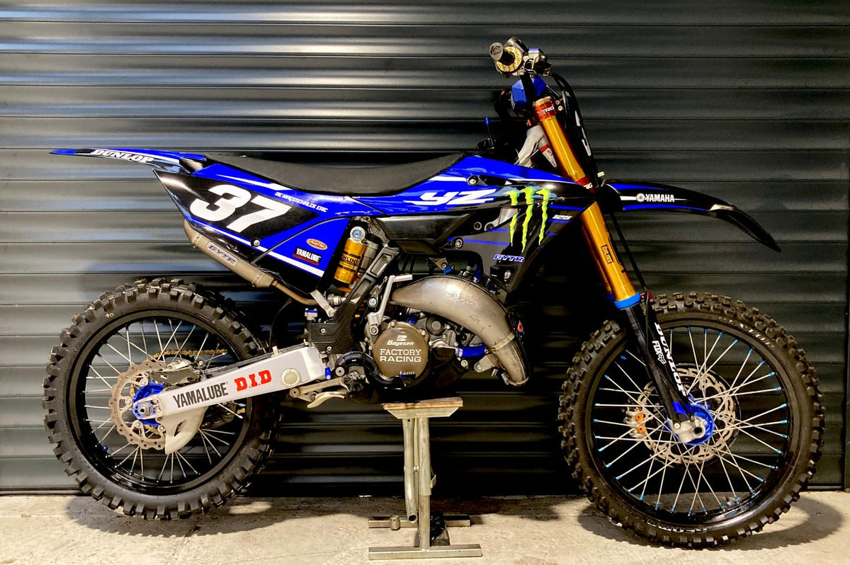 kit gráfico Yamaha YZ 125/250 2022-2025 - DYNEXA