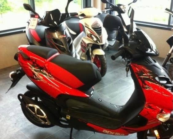 graphics kit Aprilia SR 50 STREET - STRYKE