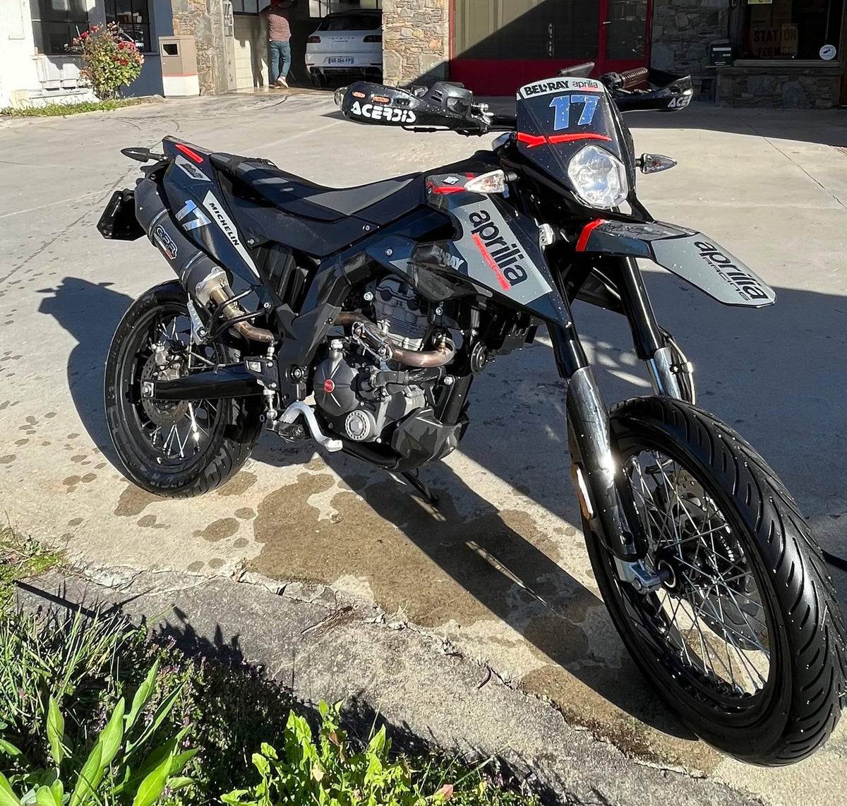 kit gráfico DERBI Senda DRD 125 SM / APRILIA SX 125 2018-2024 - CINZENTO VERMELHO
