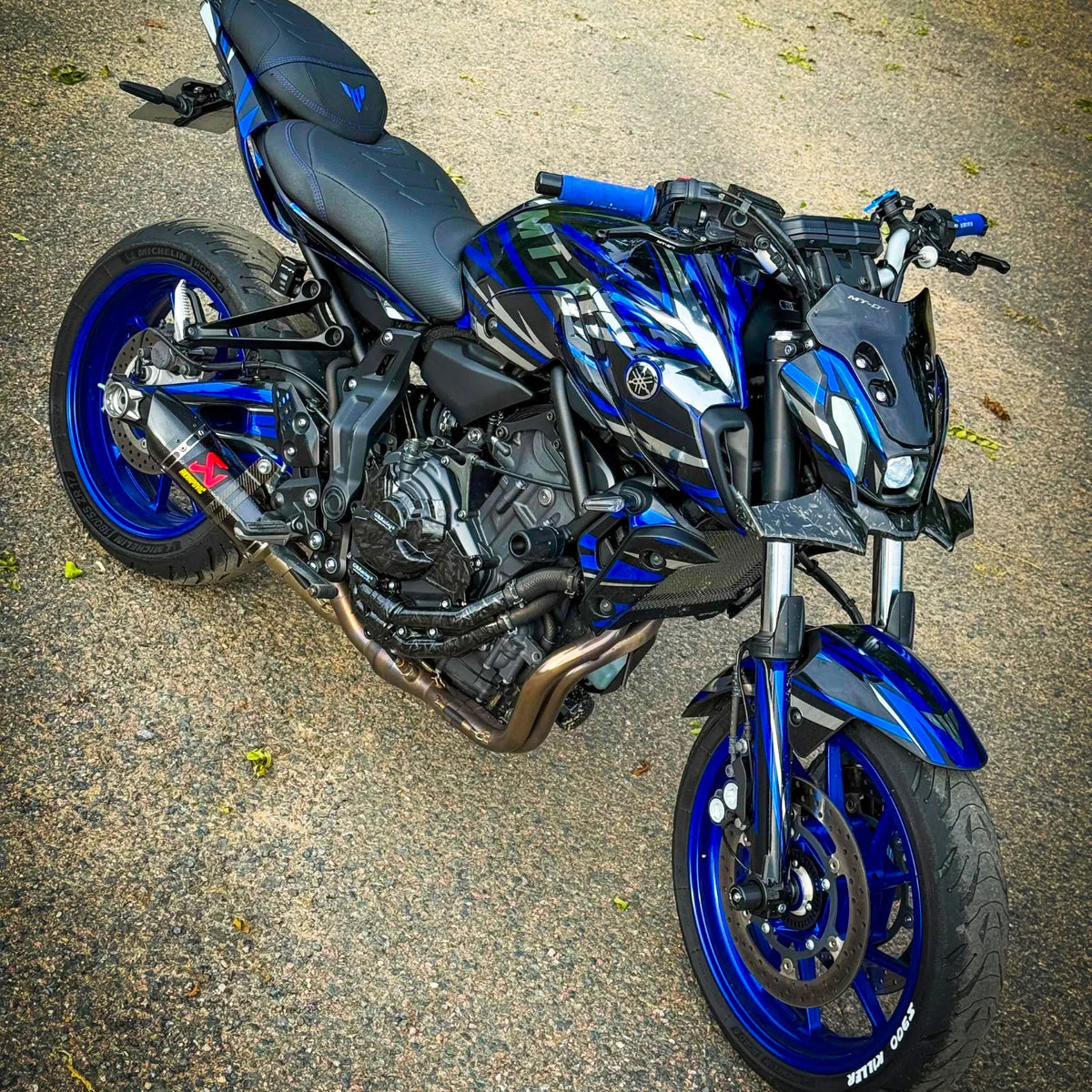 ROADSTER graphics kit 100% custom