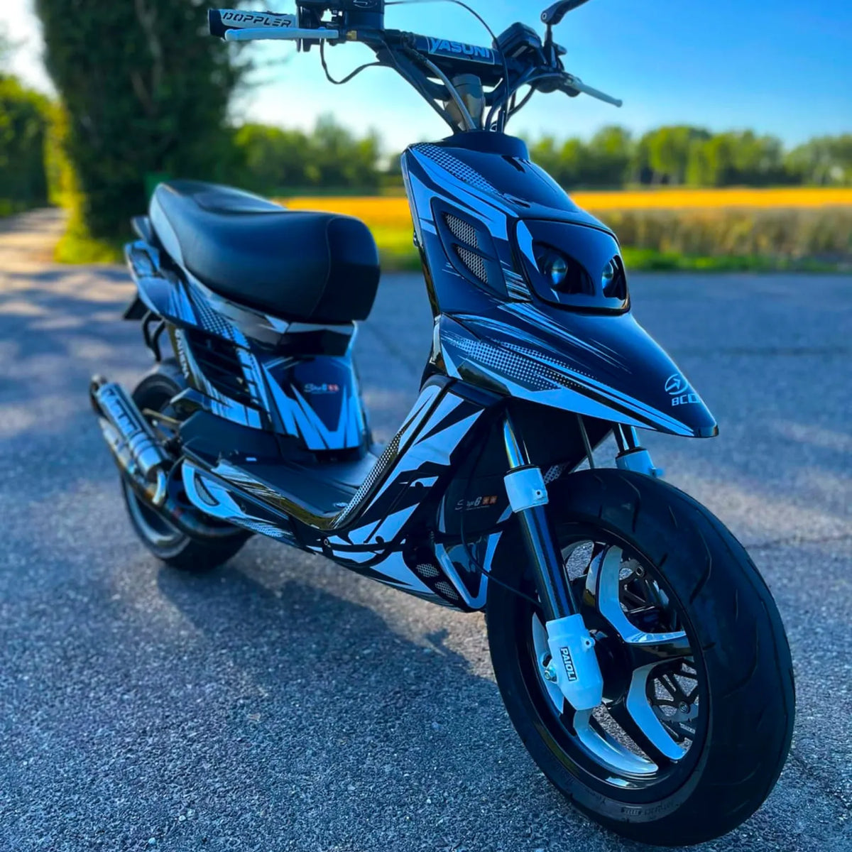 Kit gráfico SCOOTER 50cc 100% personalizado