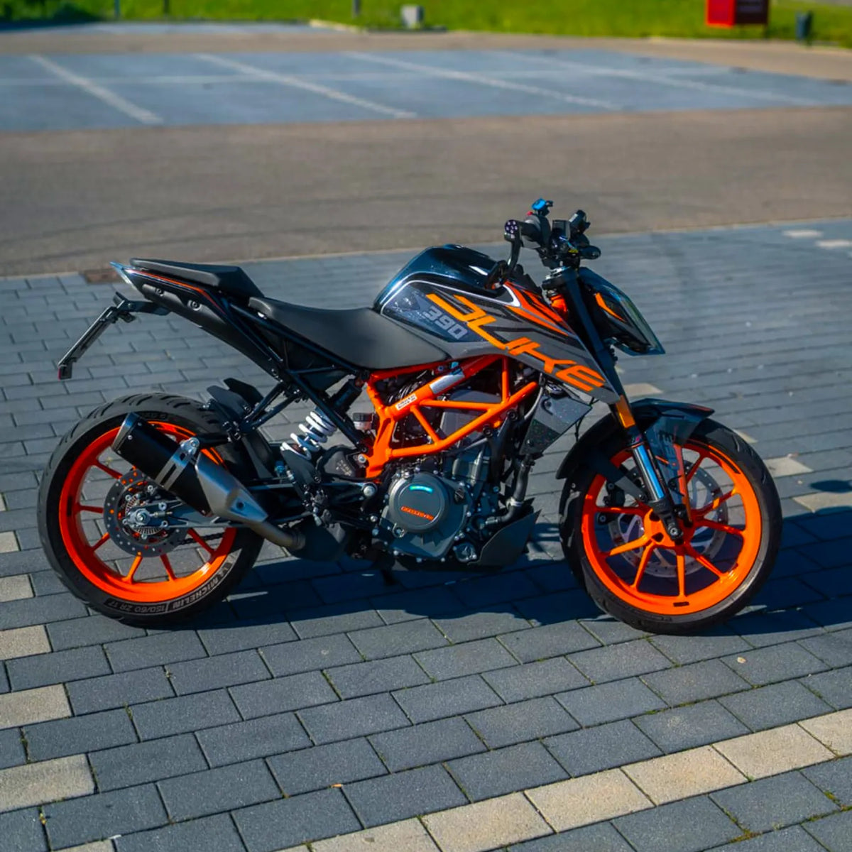 ROADSTER graphics kit 100% custom