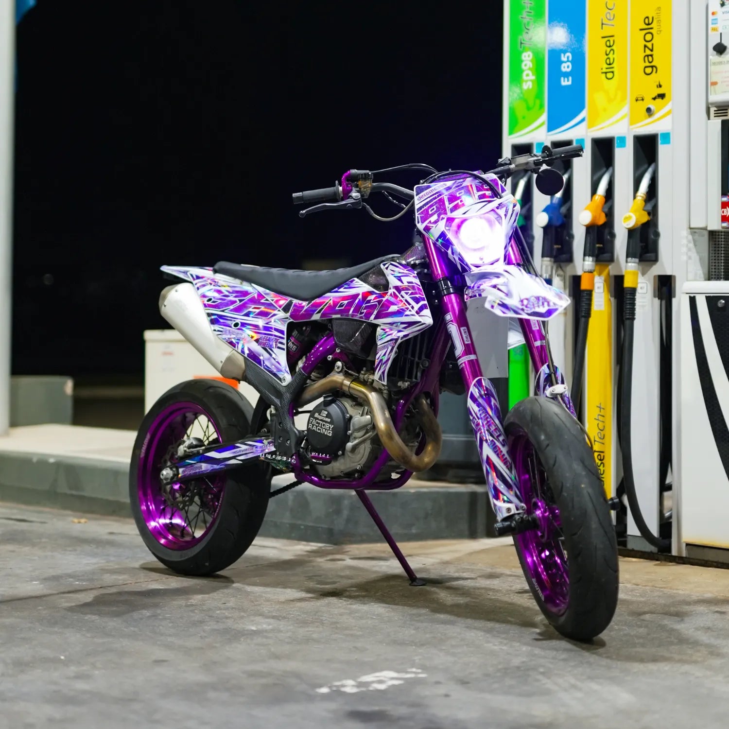 Line - KTM DUKE Semi-Custom Deco Kit Line - KTM DUKE Semi-Custom Deco Kit