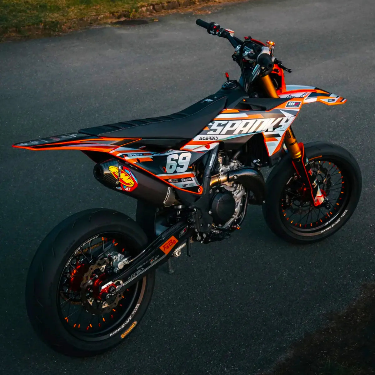 Kit gráfico SUPERMOTARD / ENDURO / MOTOCROSS 100% personalizado