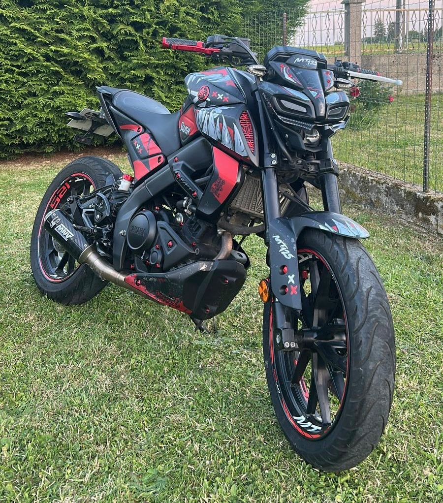 Kit Déco Yamaha MT 125 / MT 03 / MT 07 / MT 09 / MT 10  Semi-Personnalisé - VENOM