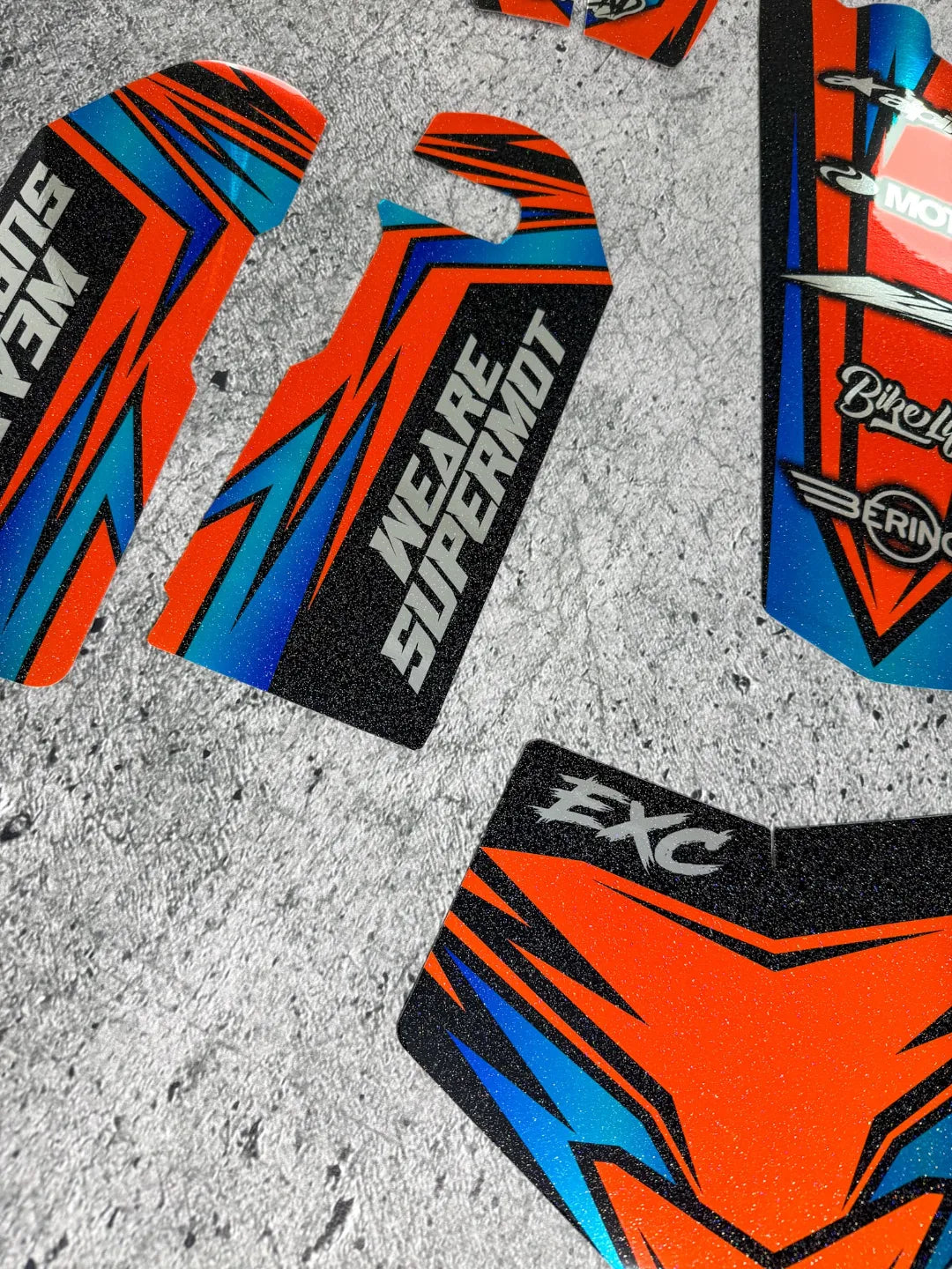 NEW! Pyraqua - Semi-Custom graphics kit