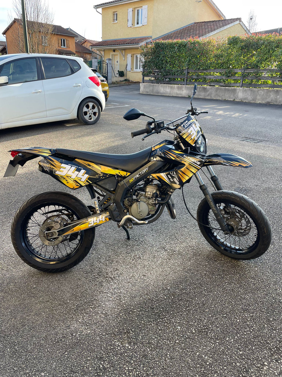 Dekorationskit DERBI XTREME XRACE VOR 2011 - GOLD