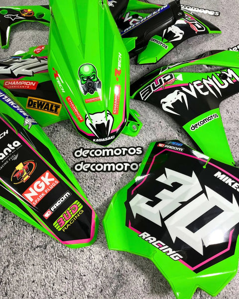 Kit déco vert étalé avant la pose