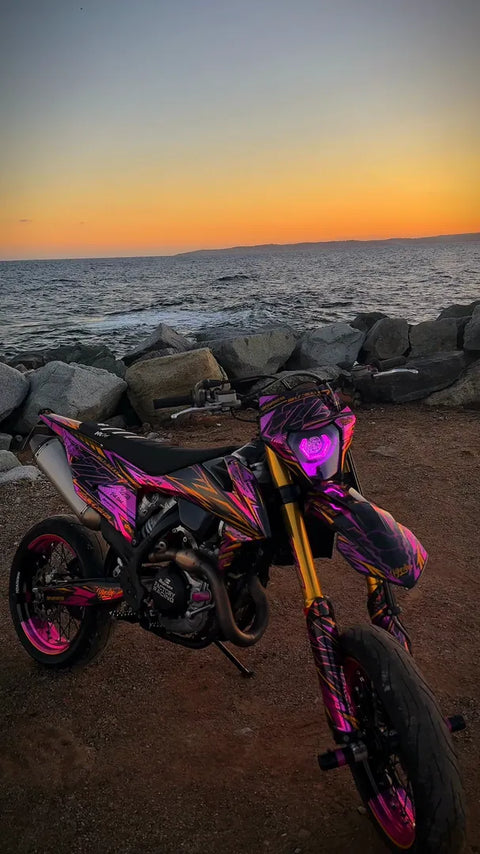Supermotard au kit déco rose et or