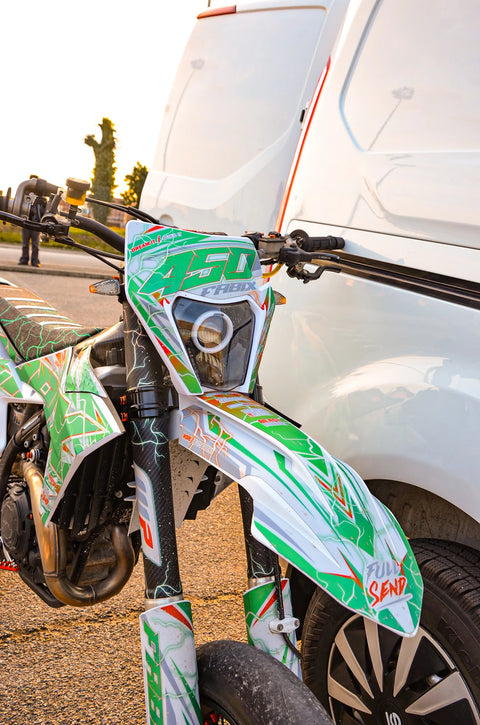 Supermotard au kit déco vert et blanc