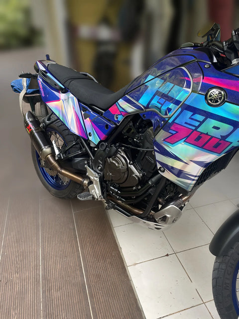 Moto trail con kit de adhesivos holográfico