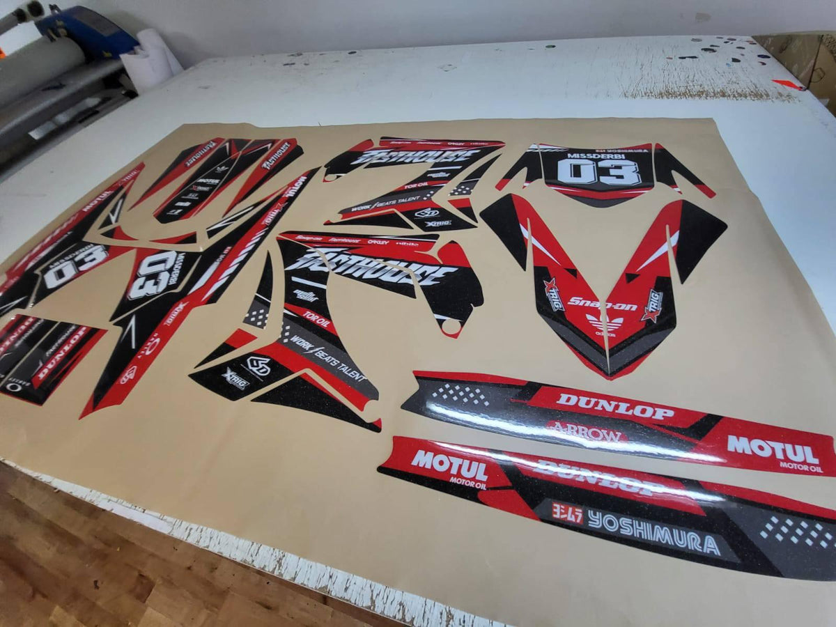 Dekor-Kit TNT ROT – Derbi Plastique