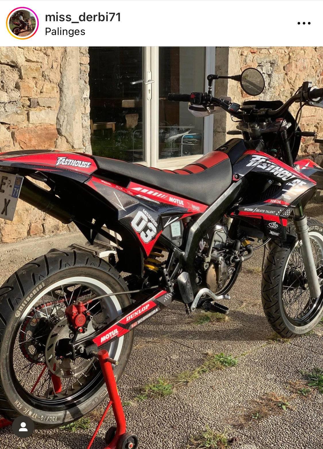 Kuip Kit 8 Stuks. Rode Derbi X-treme Voor 2011 Kuip Kit 8 Stuks. Rode Derbi X-treme Voor 2011