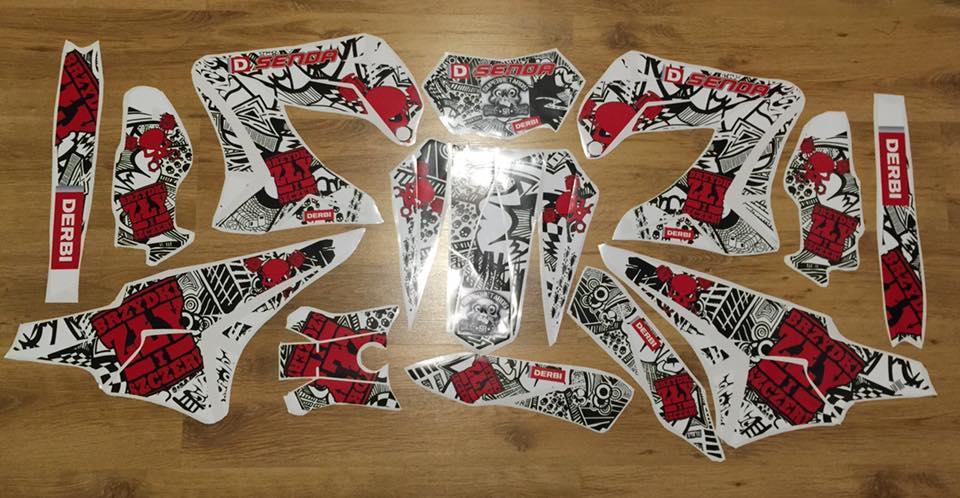 Dekor-Kit DERBI PLASTIQUE TNT WHITE RED