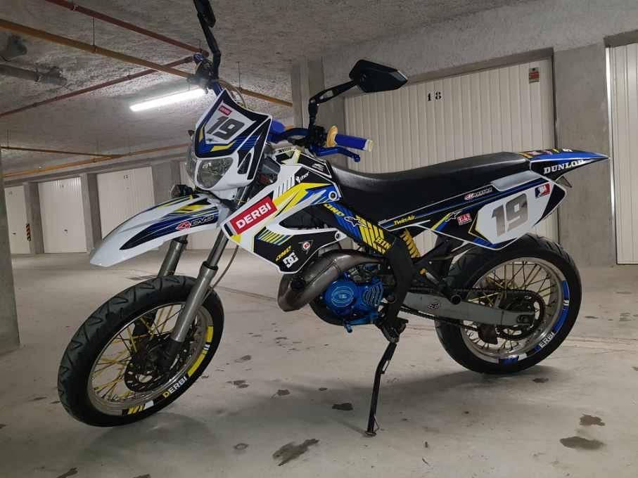 Kit Déco DERBI XTREME XRACE AVANT 2011 - BLUE YELLOW