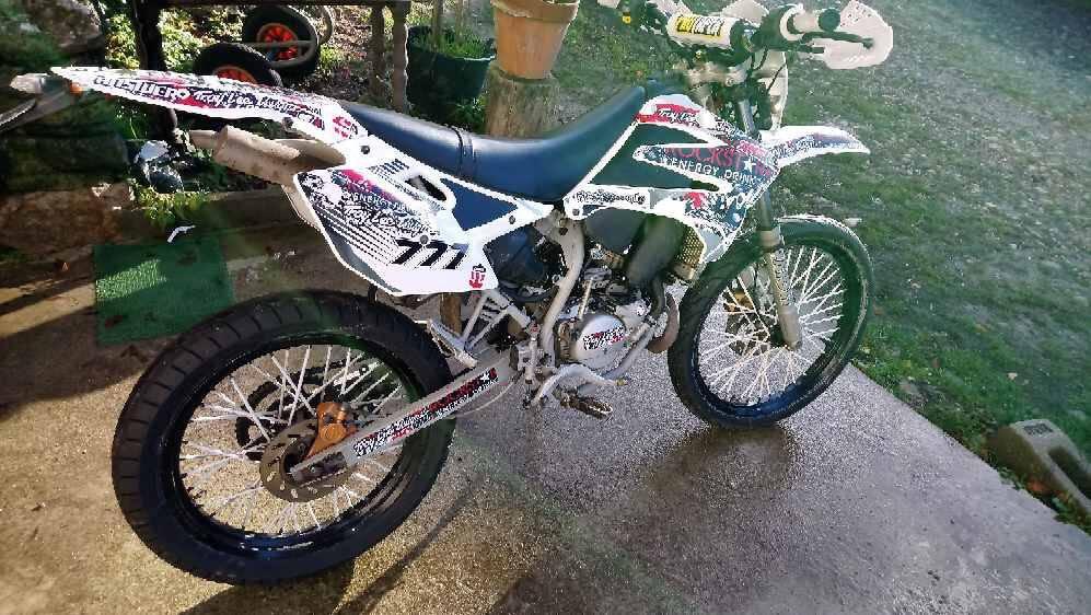 Dekorationskit PEUGEOT XP6 2004-2012 - ROCKSTAR (ohne Verkleidungen geliefert)