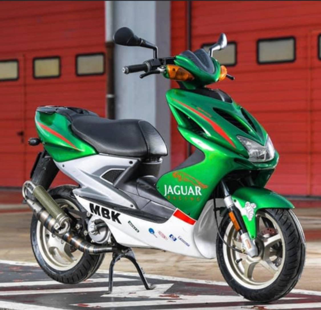 JAGUAR graphics kit - Yamaha AEROX R