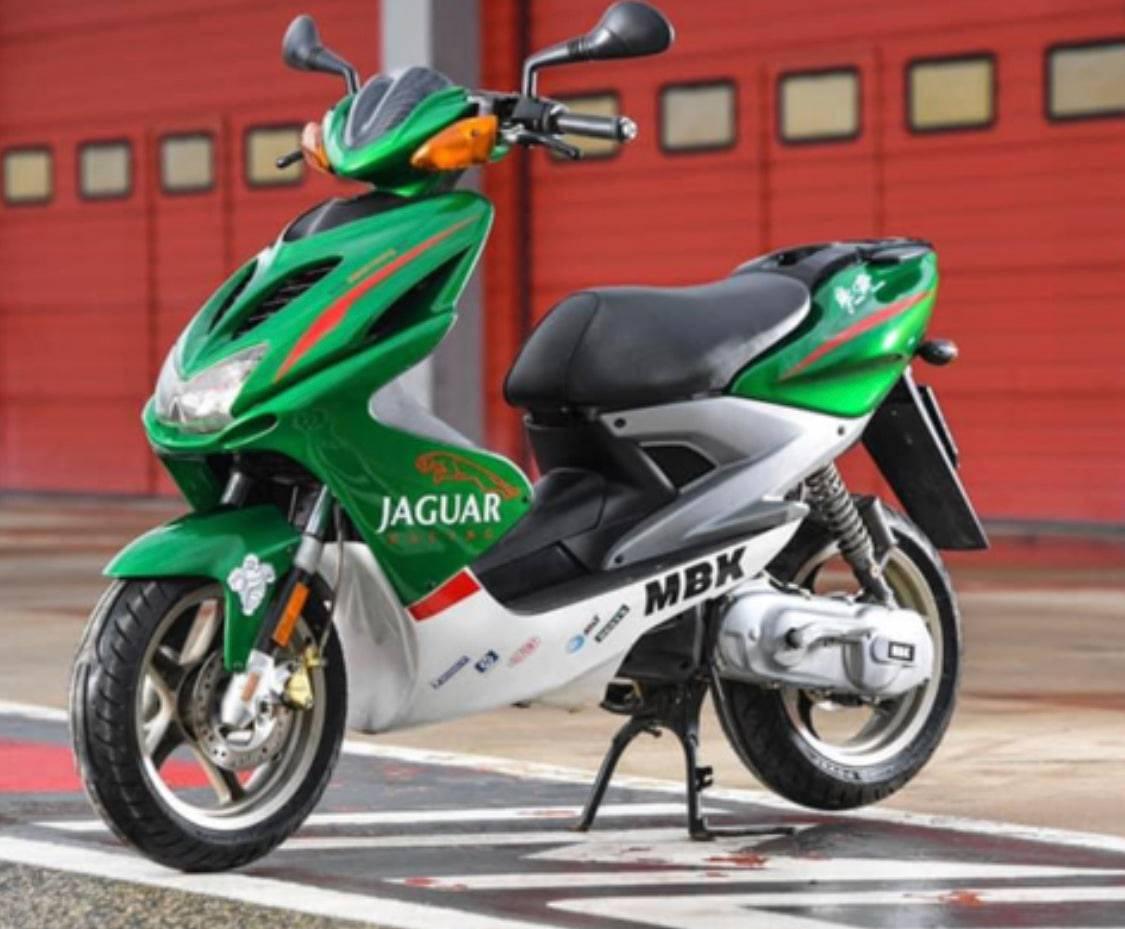 JAGUAR graphics kit - Yamaha AEROX R