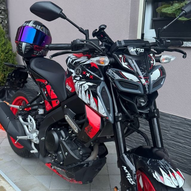 Kit Déco Yamaha MT 125 / MT 03 / MT 07 / MT 09 / MT 10  Semi-Personnalisé - VENOM