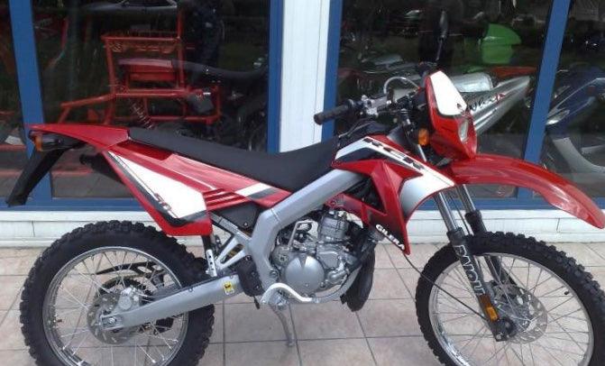Dekorationskit GILERA SMT / RCR VORNE 2011 - URSPRUNG "RCR"