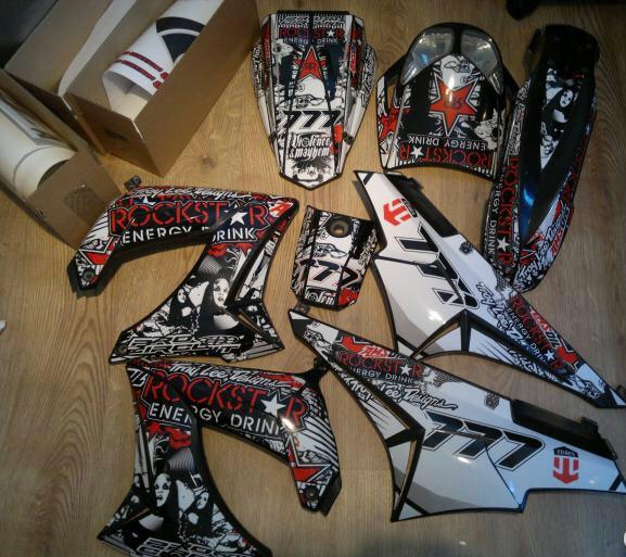 Dekorationskit DERBI PLASTIQUE TNT